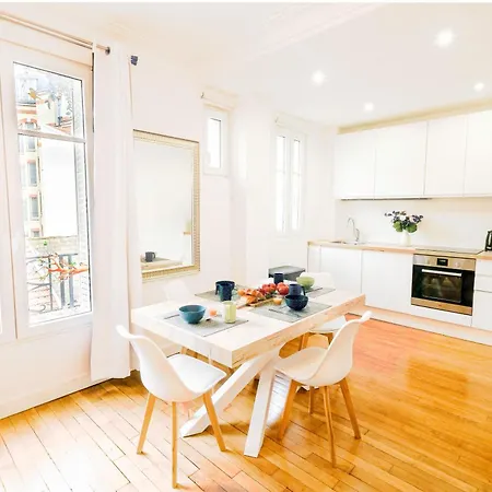 Le Dantzig - Expo, Métro Convention * Paris